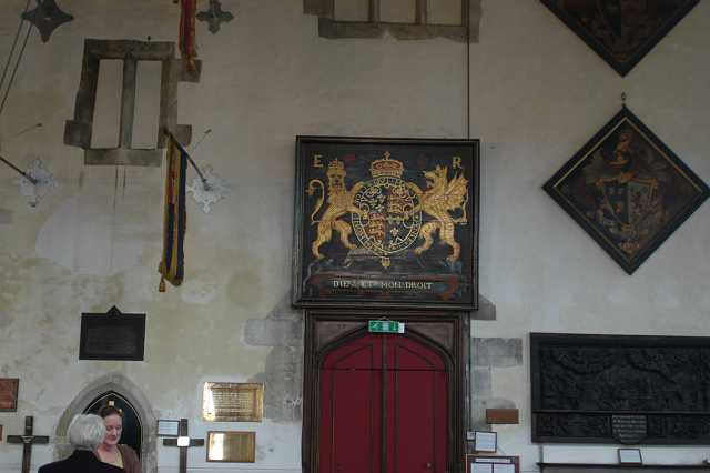 Old English Coat of Arms<br>
Welsh Dragon<br>instead of Scottish Unicorn